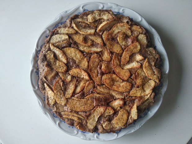 mele & co.: torta di recupero... senza glutine! | La torta è pronta! | Ricetta e foto: Simona Scarone