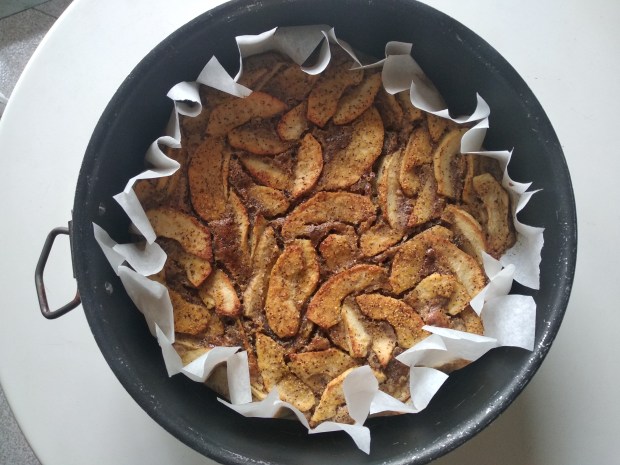 La torta è in teglia | mele & co.: torta di recupero... senza glutine!